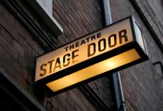 Stagedooring: A Broadway sport